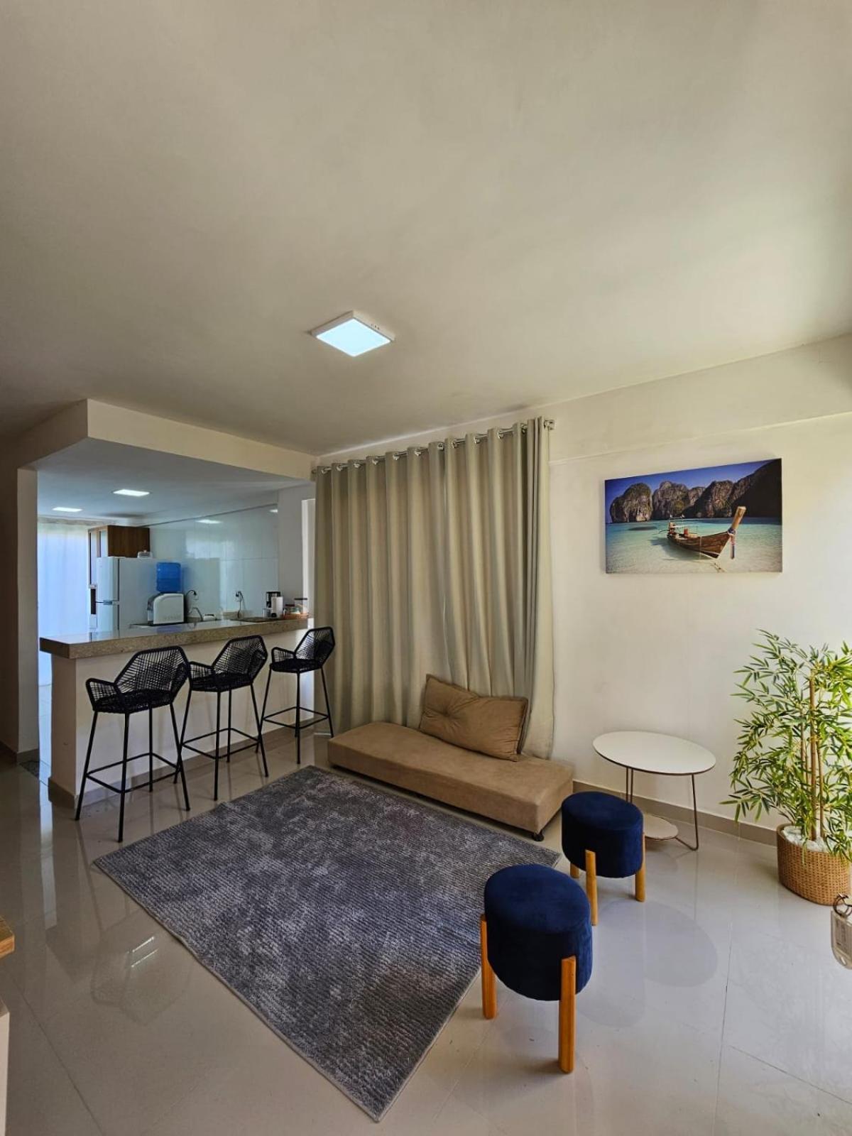 Com Piscina, Ar Condicionado, Novo , Bem Localizado